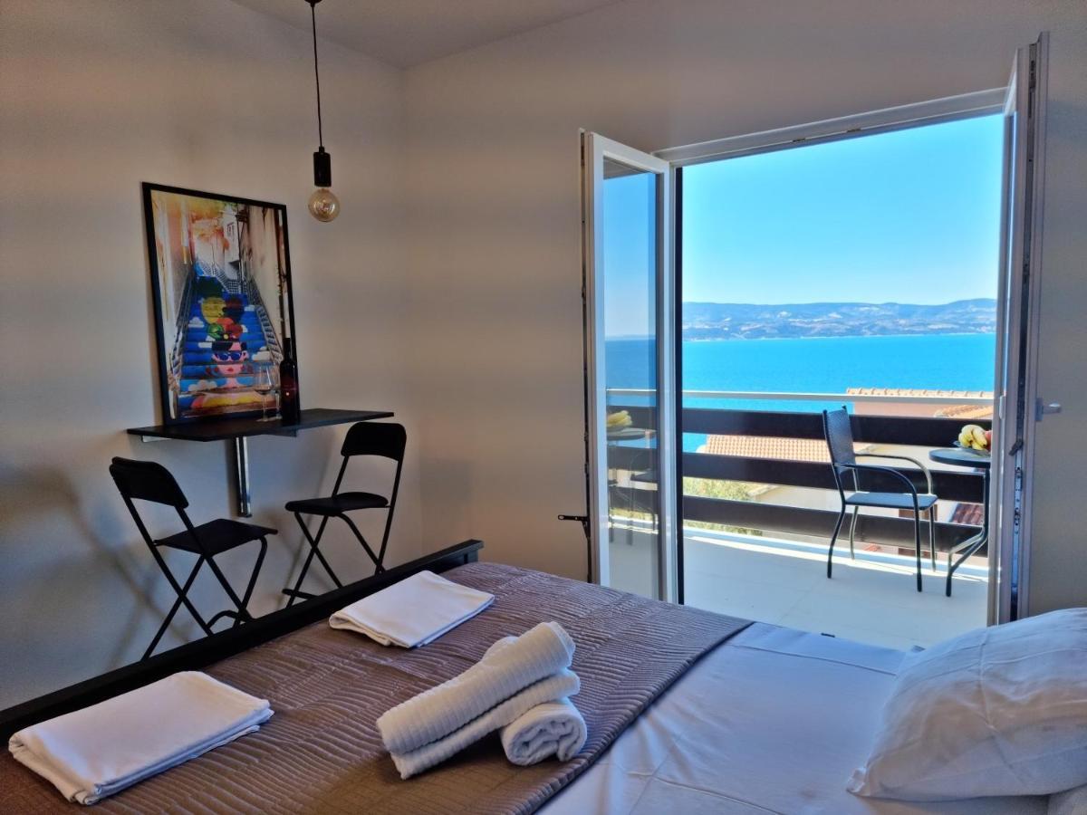 Apartments Slavica Omiš Exteriör bild