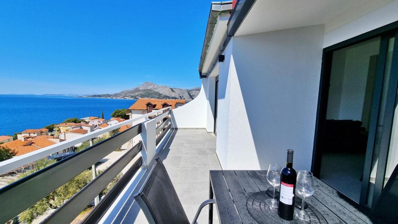 Apartments Slavica Omiš Exteriör bild